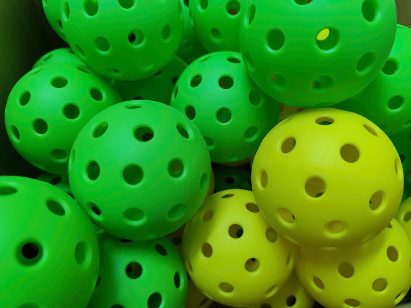 Bóng Pickleball tập luyện