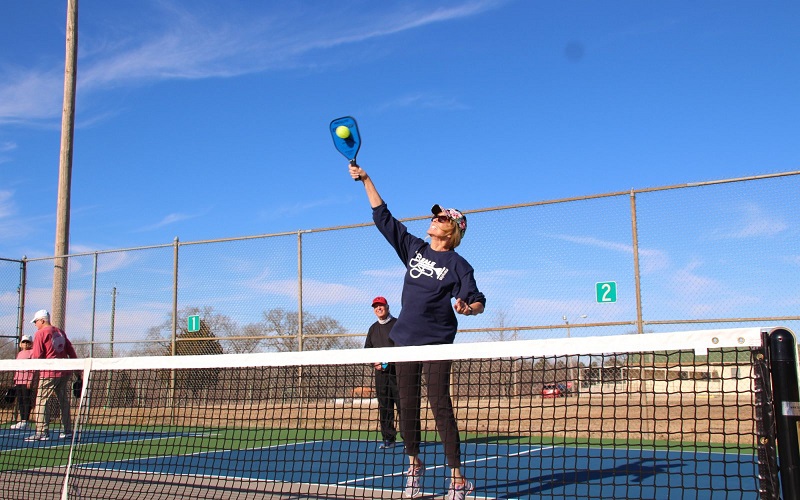 Kỹ thuật chơi Pickleball - Overhead smash