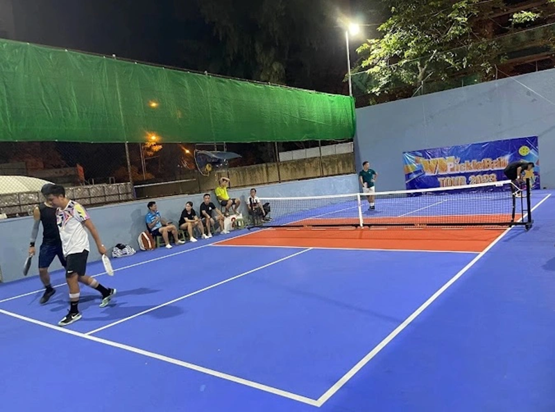 Sân pickleball Hà Nội tại Bách Khoa